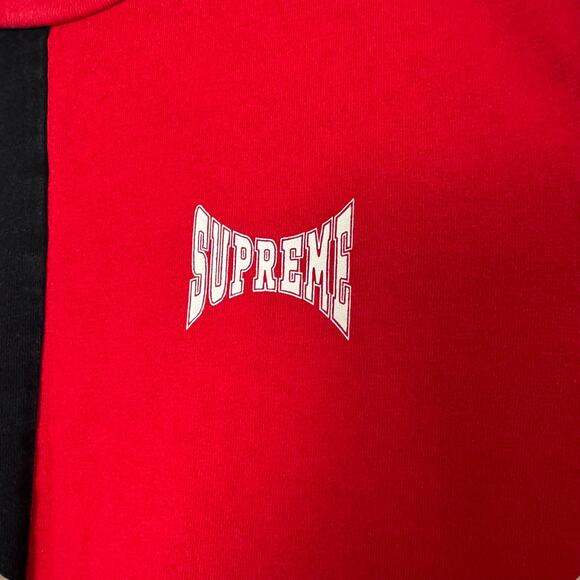 🔥 Supreme Split-Color Logo Tee – Red & Black L 🔥 - Picture 3 of 5